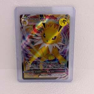 2021 Pokemon TCG Sword & Shield Evolving Skies Jolteon VMAX #051/203 Ultra Rare
